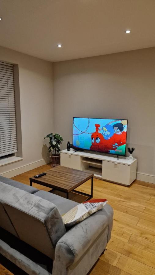London City Apartment One Ийлинг Екстериор снимка